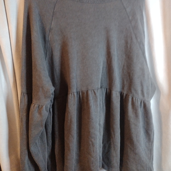 Gray Soft Ruffled Sweatshirt Top - Picture 4 of 4